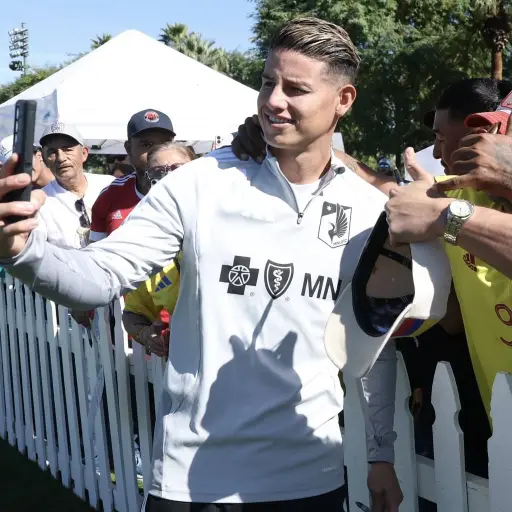 La carrera de James Rodríguez suma un nuevo revés y su futuro vuelve a quedar en el aire