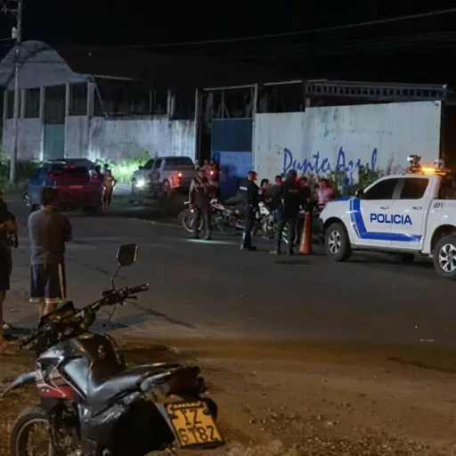 Un policía murió arrollado por furgón durante operativo en Pedernales, Manabí