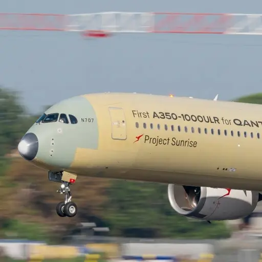 ¡Hito histórico en la aviación! El vuelo sin escalas que cruzó tres continentes en más de 24 horas